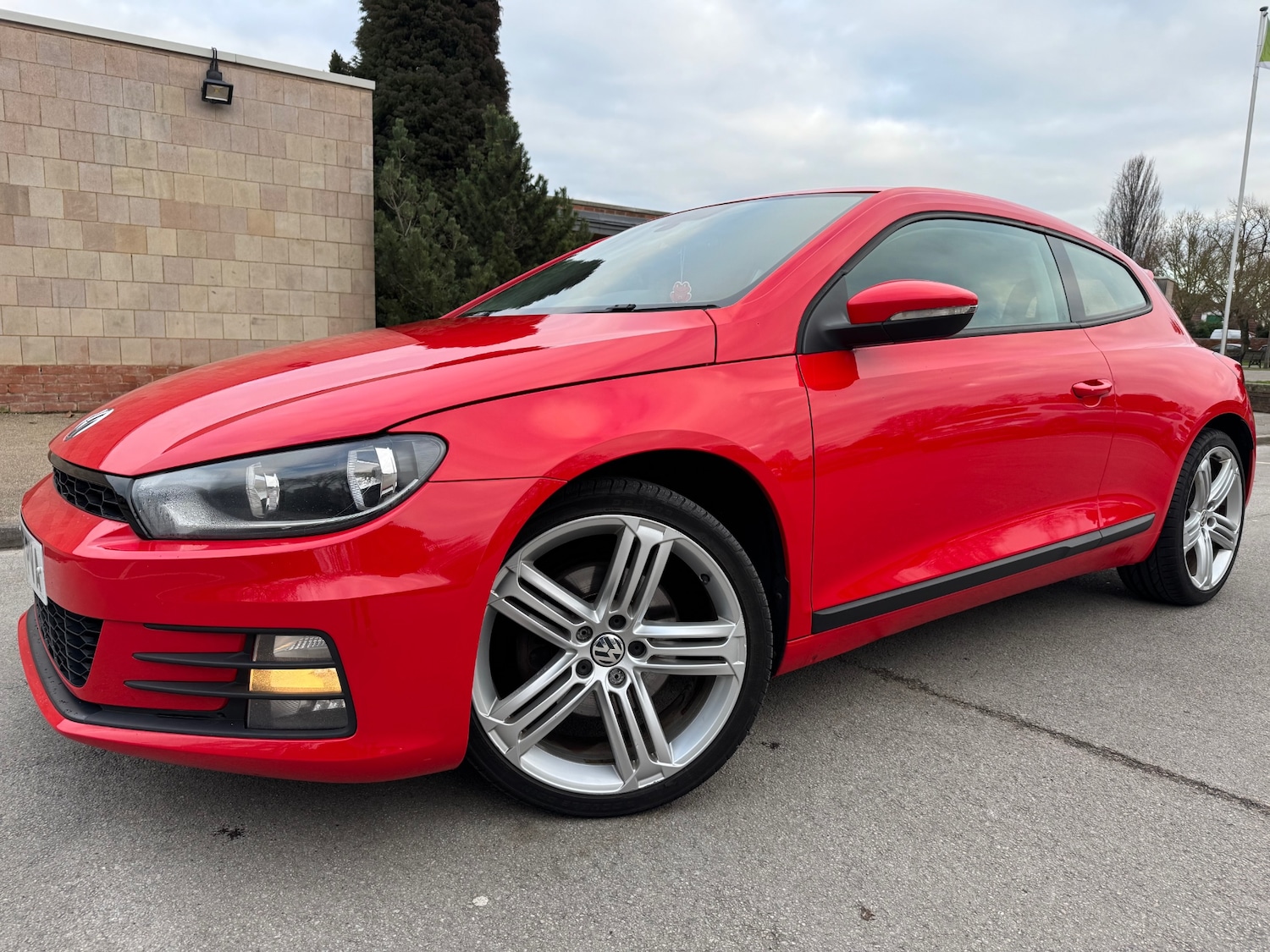 Used Volkswagen Scirocco 2015 for sale - 77039110: Photo 2
