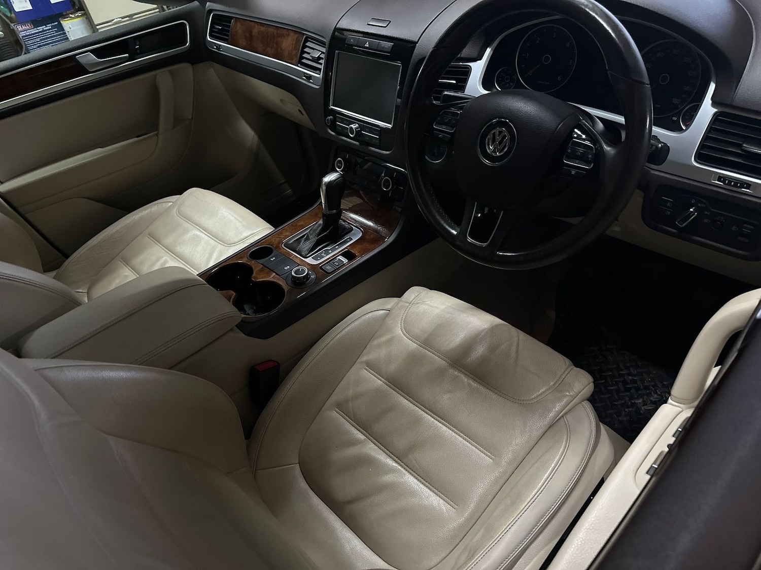 Used Volkswagen Touareg 2013 for sale - 76954571: Photo 5