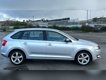 Used Skoda Rapid Spaceback 2017 for sale - 77494401: Photo