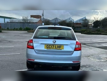 Used Skoda Rapid Spaceback 2017 for sale - 77494401: Photo