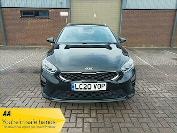 Used Kia Ceed 2020 for sale - 77572477: Photo