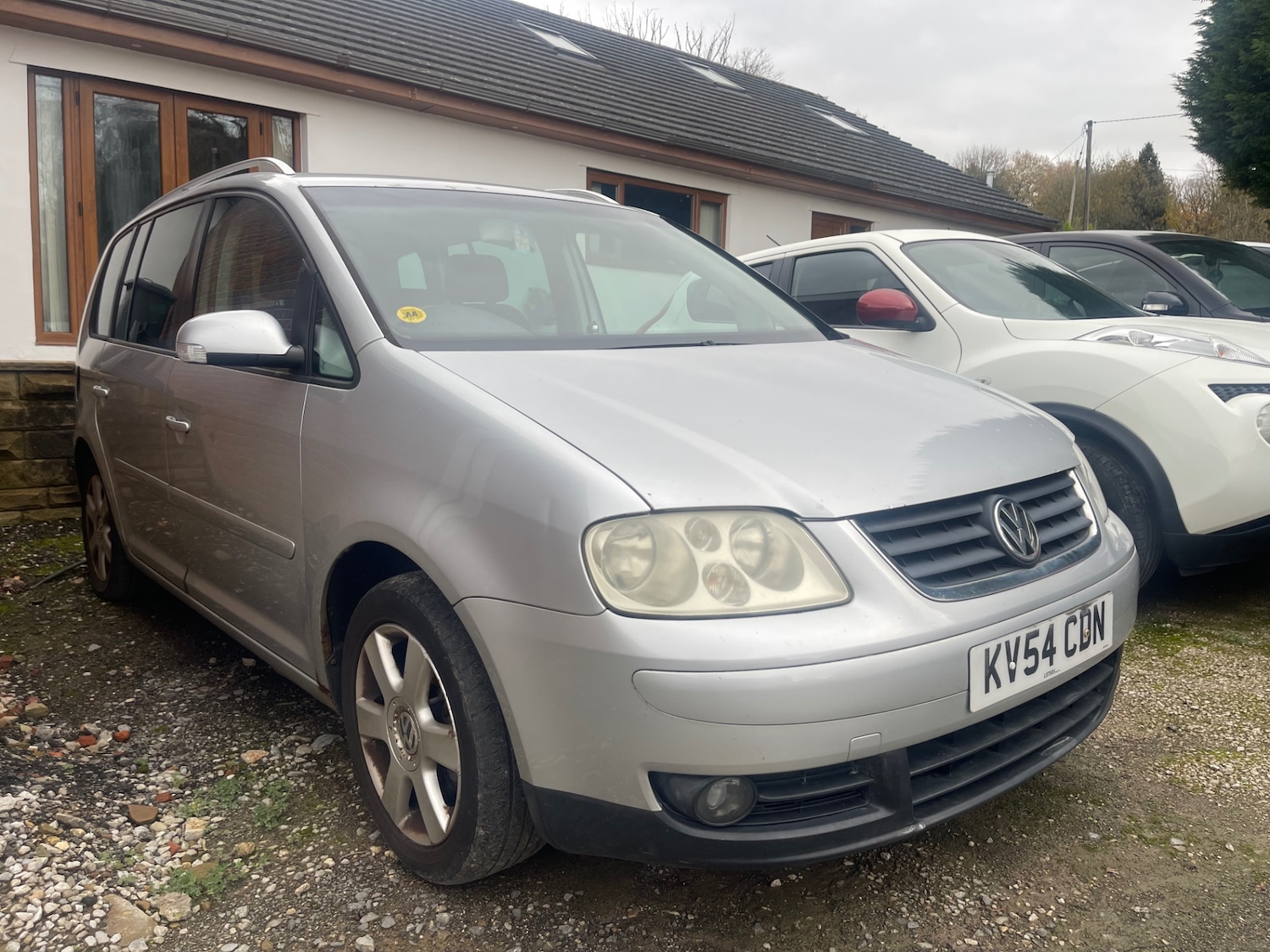 Used Volkswagen Touran 2004 for sale - 76511053: Photo 1