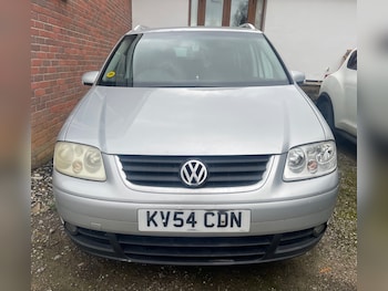 Used Volkswagen Touran 2004 for sale - 76511053: Photo