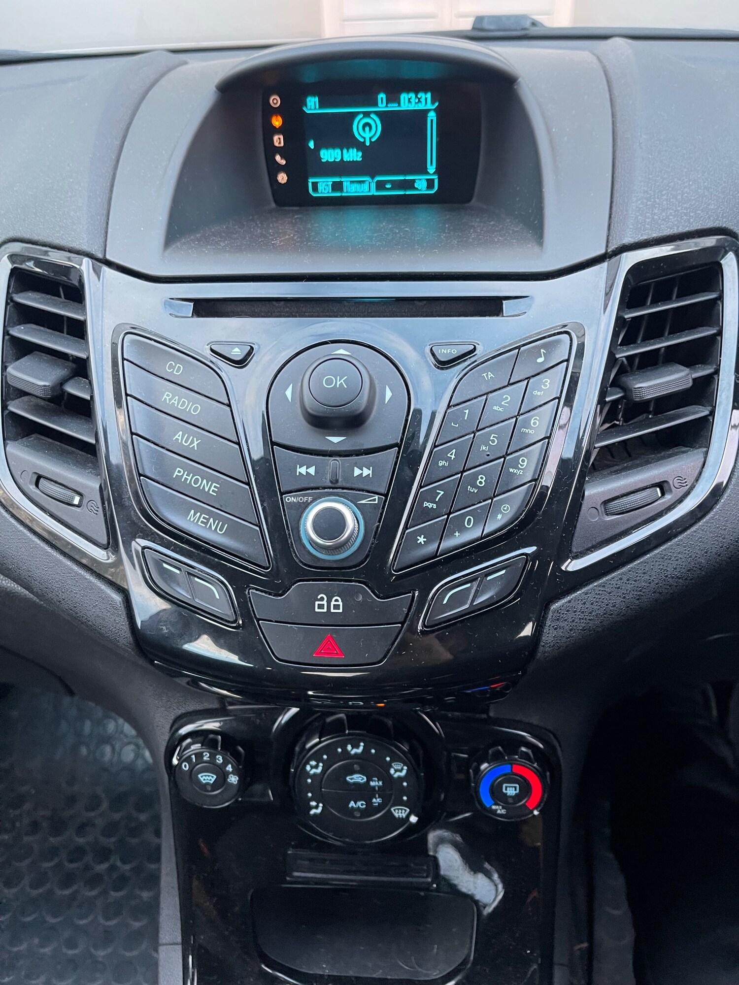 Used Ford Fiesta 2013 for sale - 77988808: Photo 14