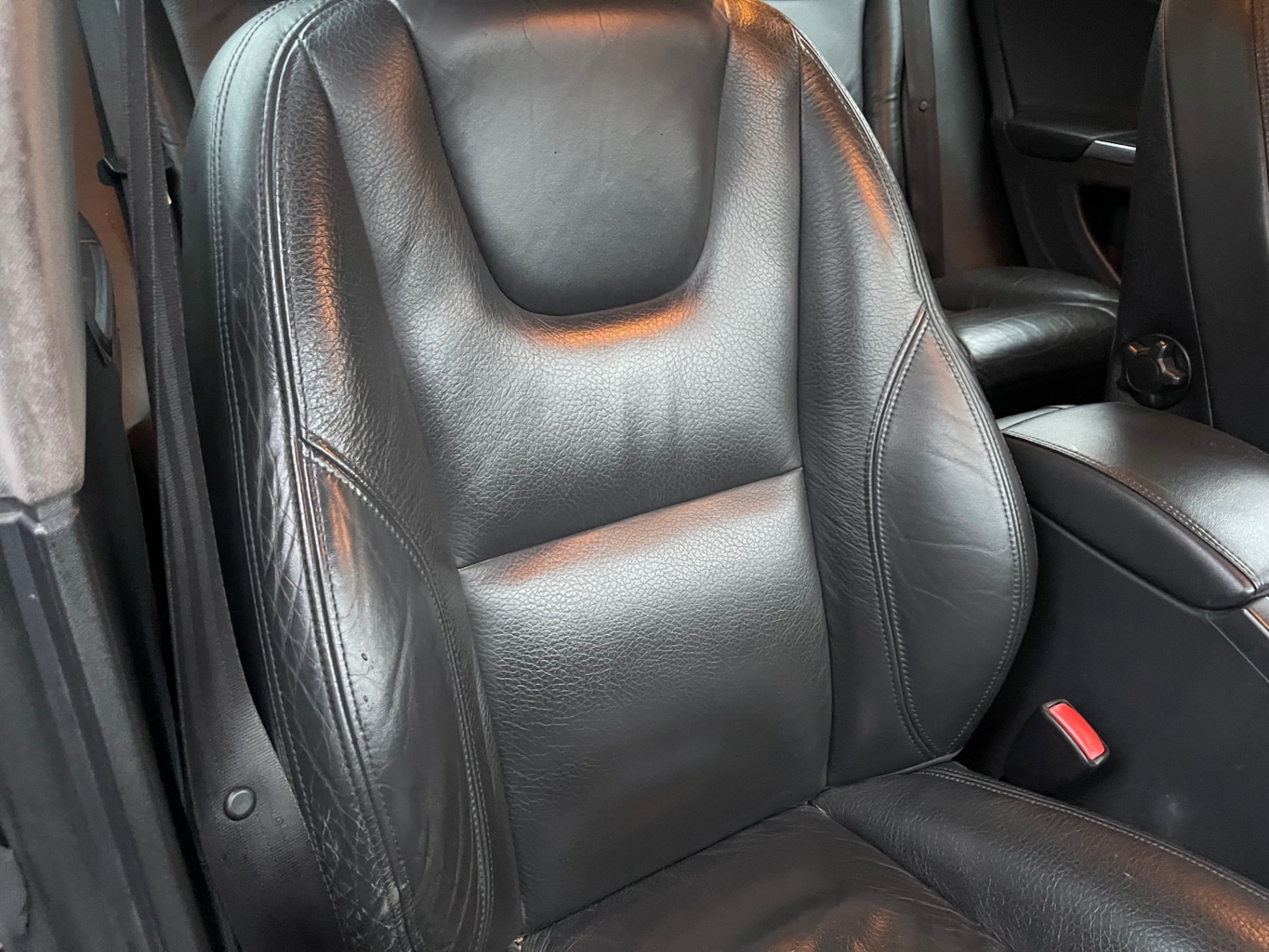 Used Volvo V60 2011 for sale - 76565255: Photo 10