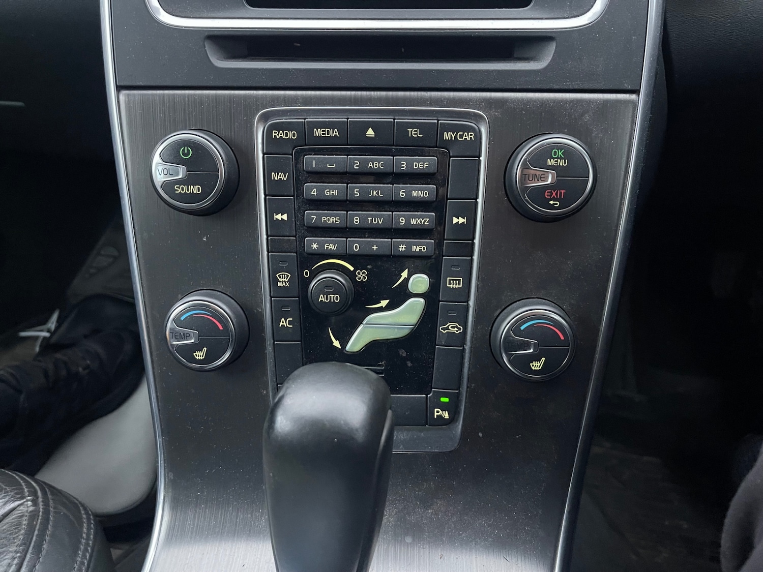 Used Volvo V60 2011 for sale - 76565255: Photo 11