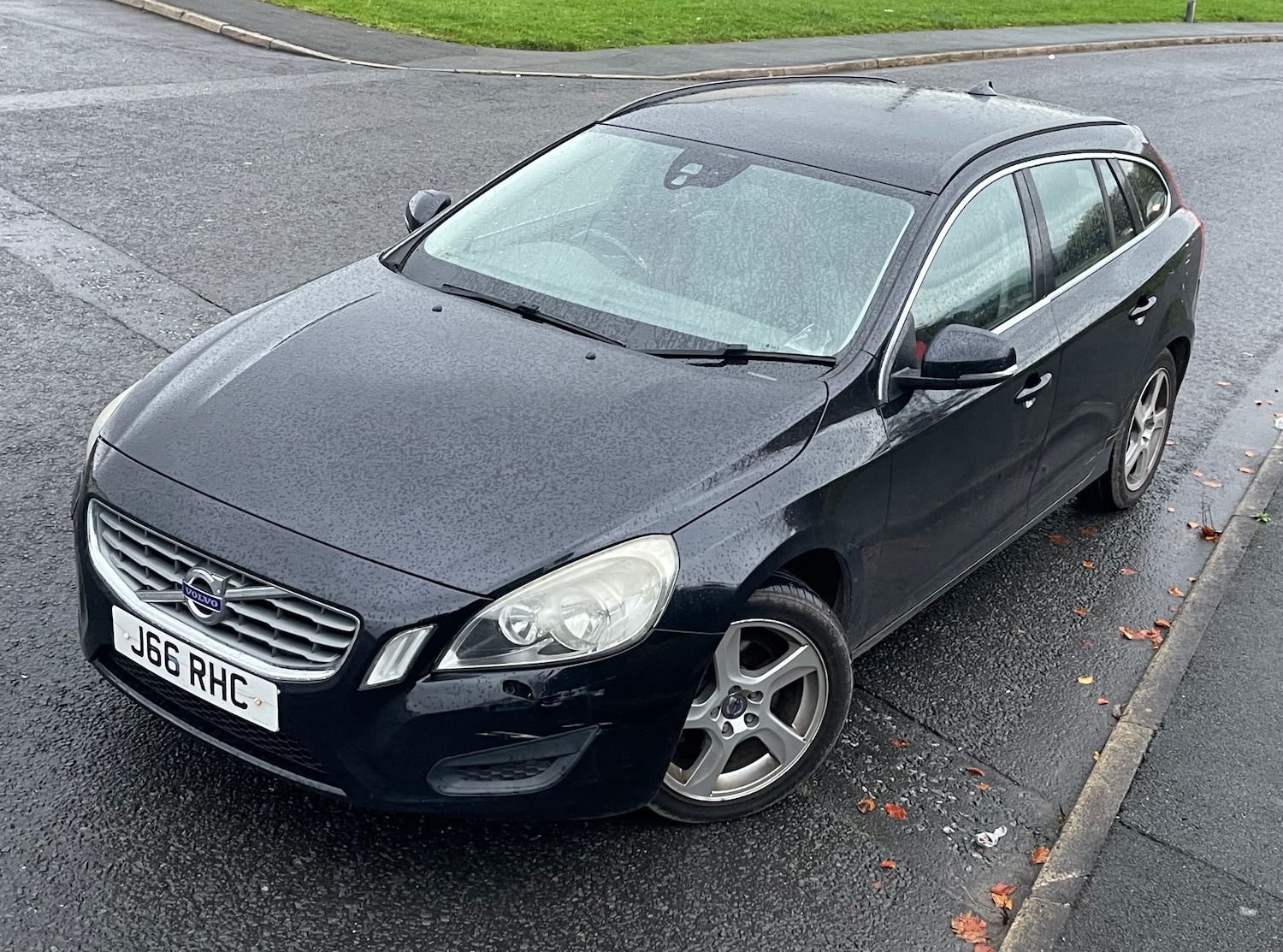 Used Volvo V60 2011 for sale - 76565255: Photo 3