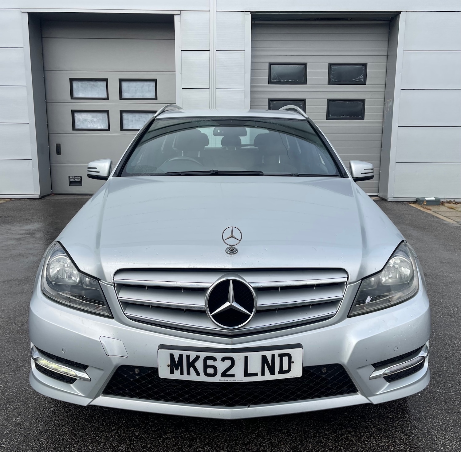 Used Mercedes-Benz C Class 2012 for sale - 76359024: Photo 2