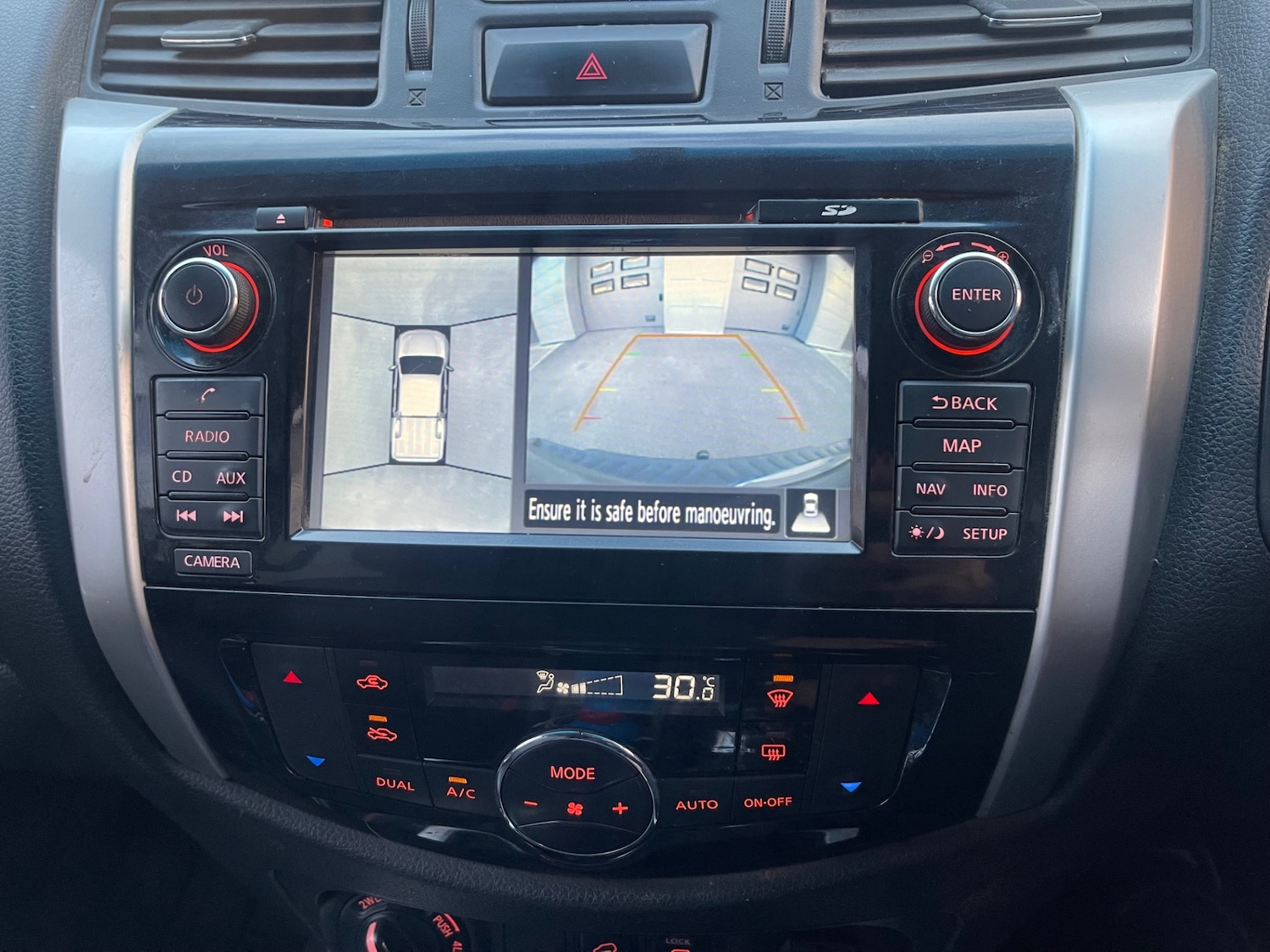 Used Nissan Navara 2017 for sale - 77053778: Photo 10