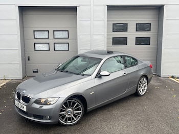 Used BMW 3 Series 2009 for sale - 77030046: Photo