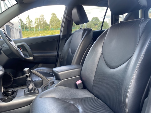 Used Toyota RAV4 2010 for sale - 75294572: Photo 11