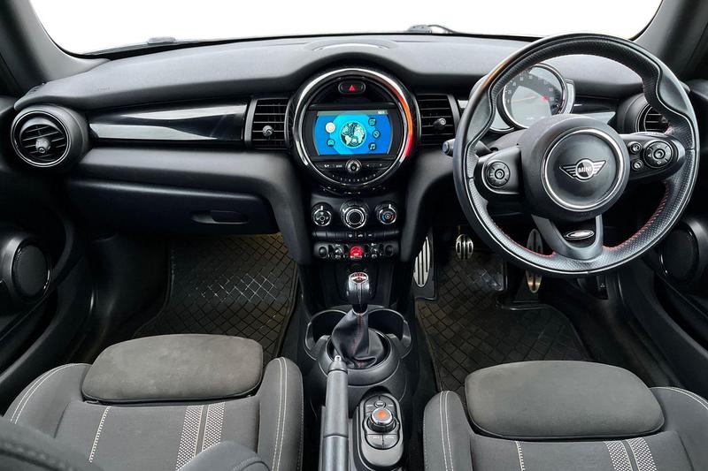 Used MINI Hatch 2019 for sale - 77186880: Photo 10