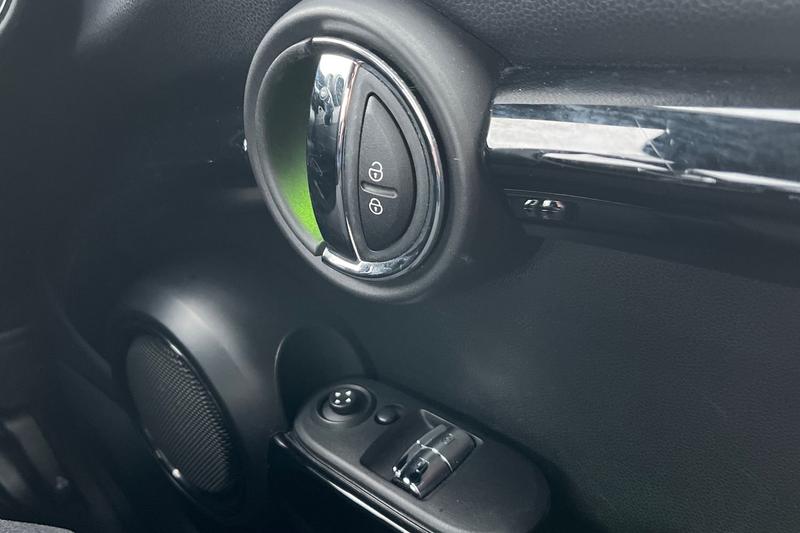 Used MINI Hatch 2019 for sale - 77186880: Photo 16