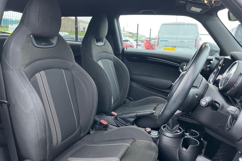 Used MINI Hatch 2019 for sale - 77186880: Photo 17