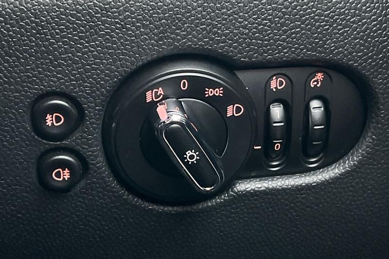 Used MINI Hatch 2019 for sale - 77186880: Photo 40