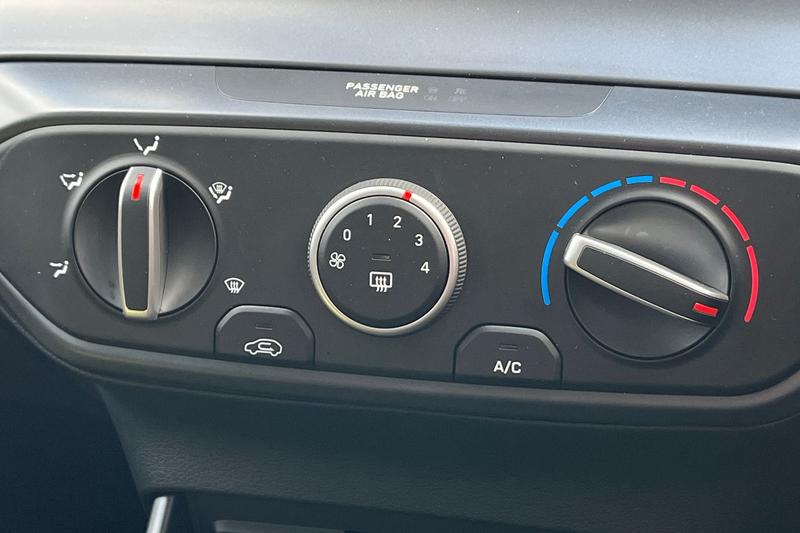 Used Hyundai i20 2023 for sale - 78073741: Photo 30