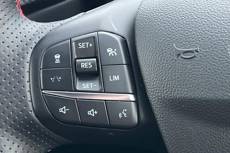 Used Ford Kuga 2025 for sale - 76949036: Photo 37