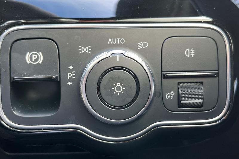 Used Mercedes-Benz A-Class 2019 for sale - 77910416: Photo 40