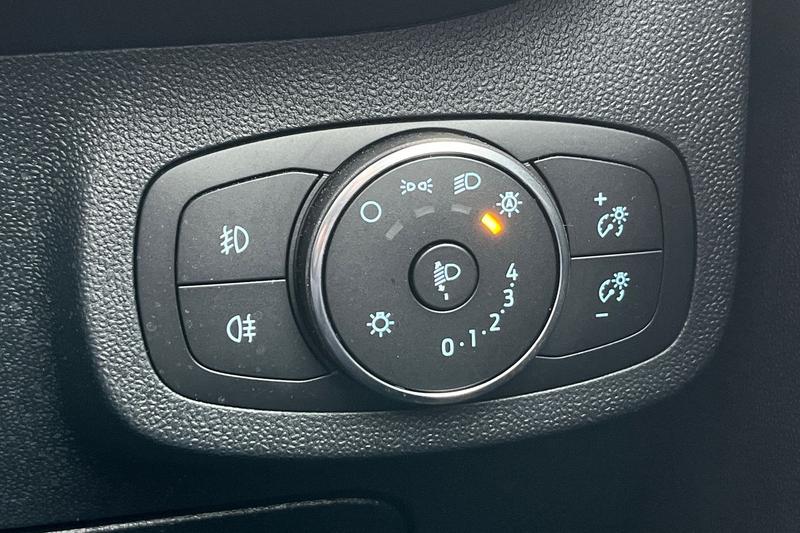 Used Ford Fiesta 2020 for sale - 76266092: Photo 40