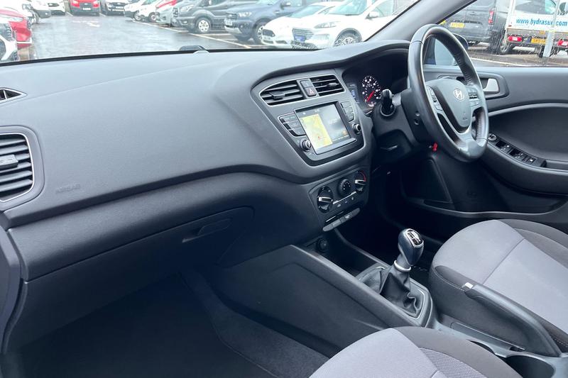 Used Hyundai i20 2020 for sale - 77339925: Photo 18