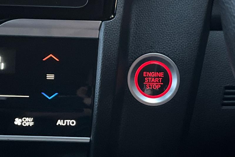 Used Honda Jazz 2018 for sale - 76716380: Photo 29