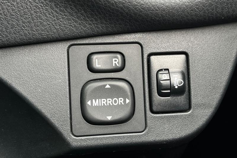 Used Toyota Yaris 2018 for sale - 76146799: Photo 40