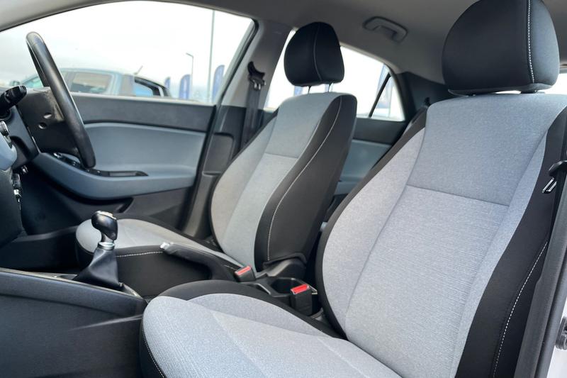 Used Hyundai i20 2016 for sale - 76405289: Photo 19