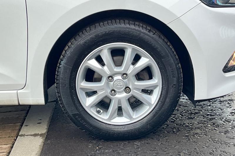 Used Hyundai i20 2016 for sale - 76405289: Photo 8