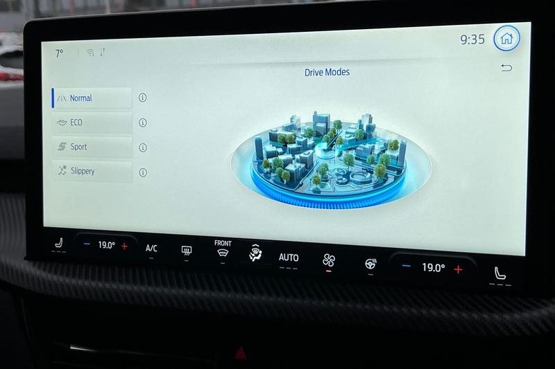 Used Ford Kuga 2025 for sale - 77493368: Photo 29