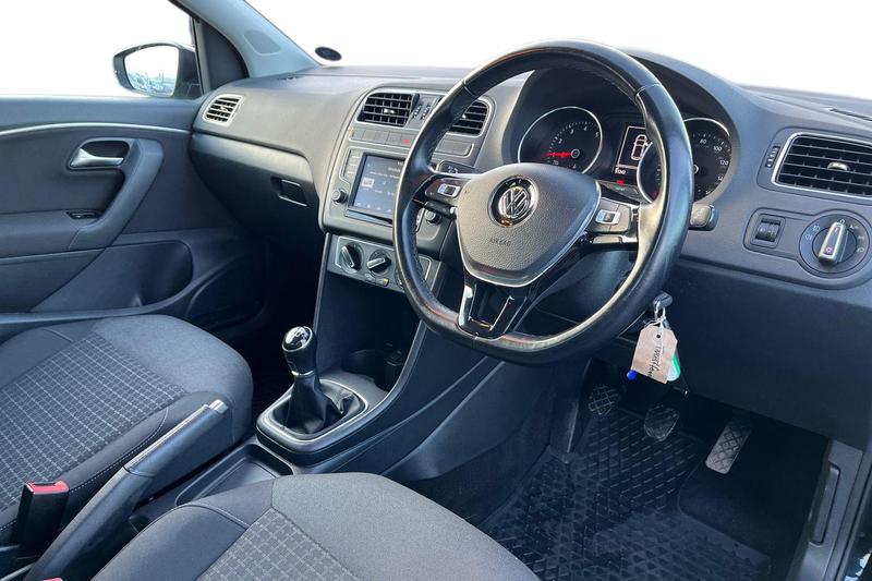 Used Volkswagen Polo 2017 for sale - 76960796: Photo 9