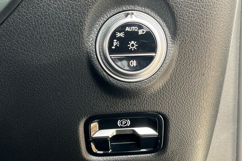 Used Mercedes-Benz C Class 2024 for sale - 77061402: Photo 40