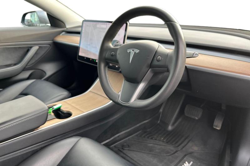 Used Tesla Model 3 2020 for sale - 76830320: Photo 9
