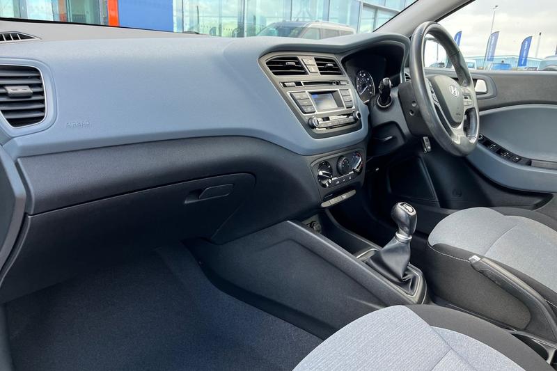 Used Hyundai i20 2016 for sale - 76514321: Photo 18