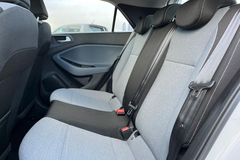 Used Hyundai i20 2016 for sale - 76514321: Photo 20