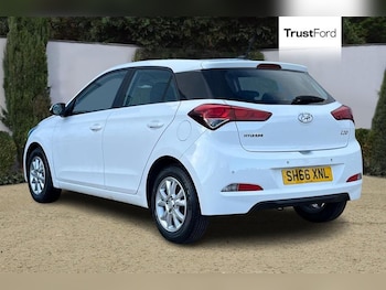 Used Hyundai i20 2016 for sale - 76514321: Photo