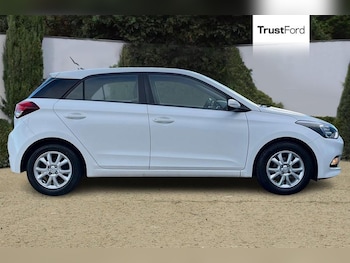 Used Hyundai i20 2016 for sale - 76514321: Photo