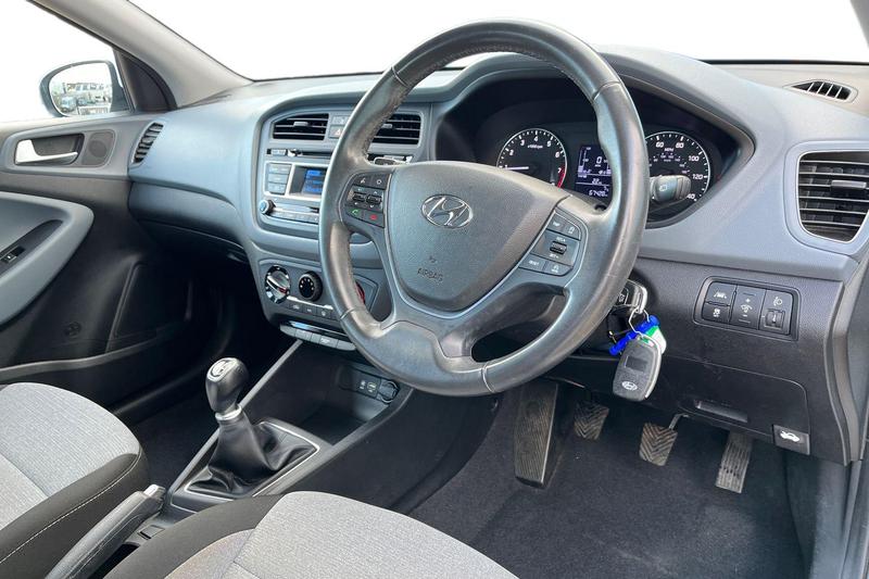 Used Hyundai i20 2016 for sale - 76514321: Photo 9