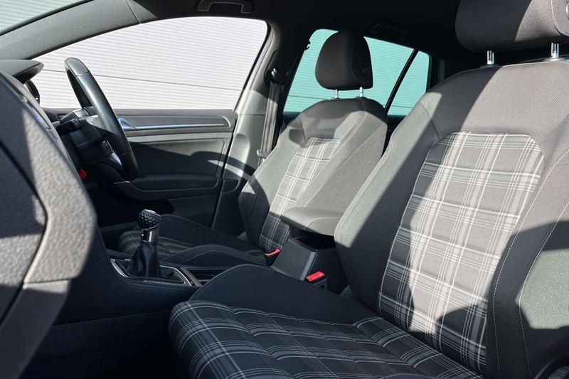 Used Volkswagen Golf 2018 for sale - 77746907: Photo 19