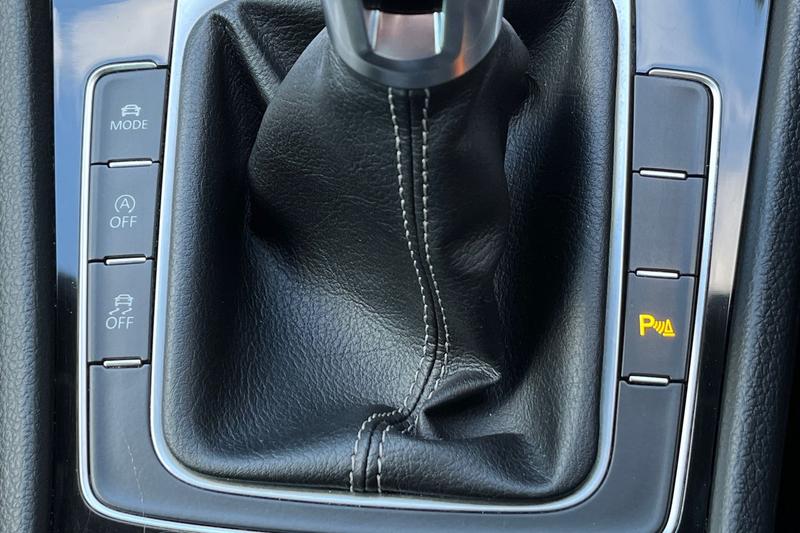 Used Volkswagen Golf 2018 for sale - 77746907: Photo 35