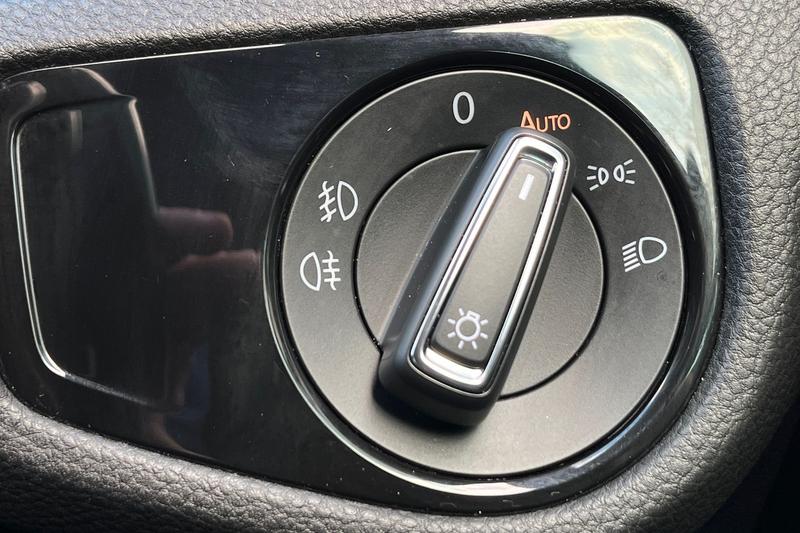 Used Volkswagen Golf 2018 for sale - 77746907: Photo 40