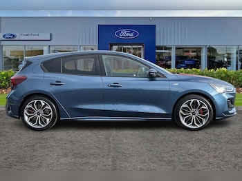 Used Ford Focus 2023 for sale - 76216528: Photo 3