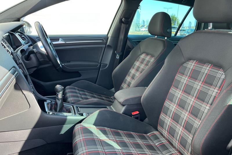 Used Volkswagen Golf 2019 for sale - 78152990: Photo 19