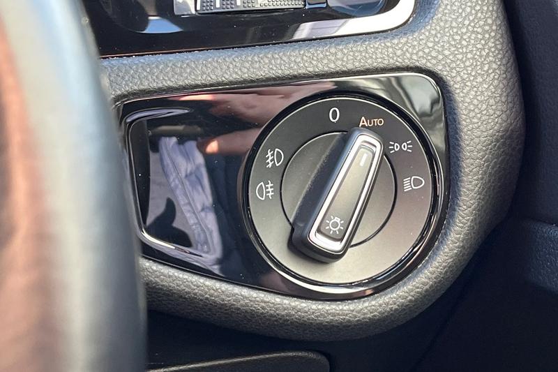 Used Volkswagen Golf 2019 for sale - 78152990: Photo 40