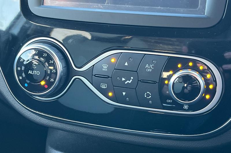 Used Renault Captur 2018 for sale - 76807212: Photo 30