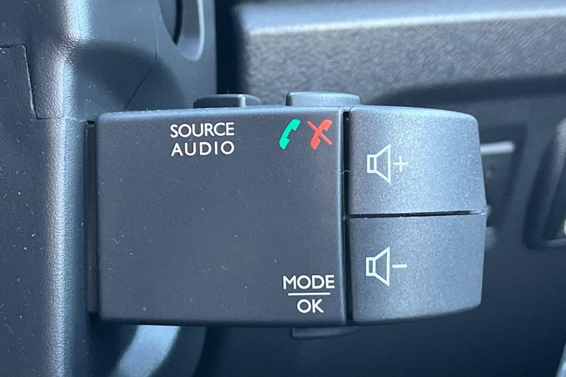 Used Renault Captur 2018 for sale - 76807212: Photo 34