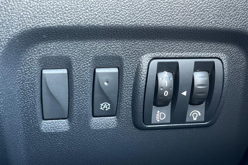 Used Renault Captur 2018 for sale - 76807212: Photo 35