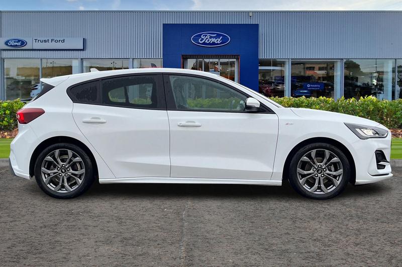 Used Ford Focus 2024 for sale - 76703228: Photo 3