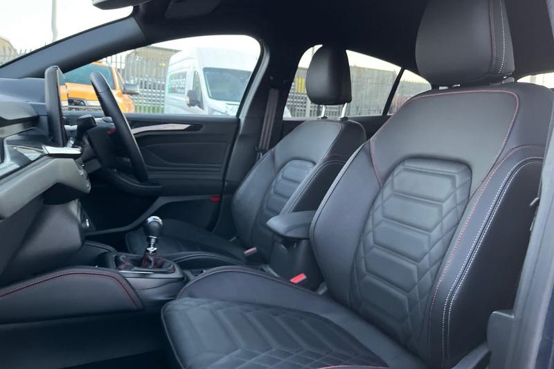 Used Ford Focus 2023 for sale - 76803321: Photo 19