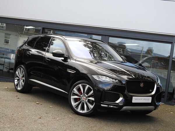 Used Jaguar F-Pace 2017 for sale - 76193897: Photo 2