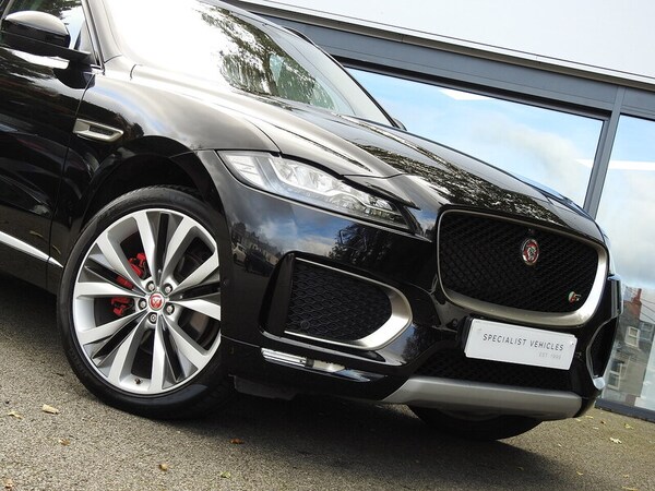 Used Jaguar F-Pace 2017 for sale - 76193897: Photo 4